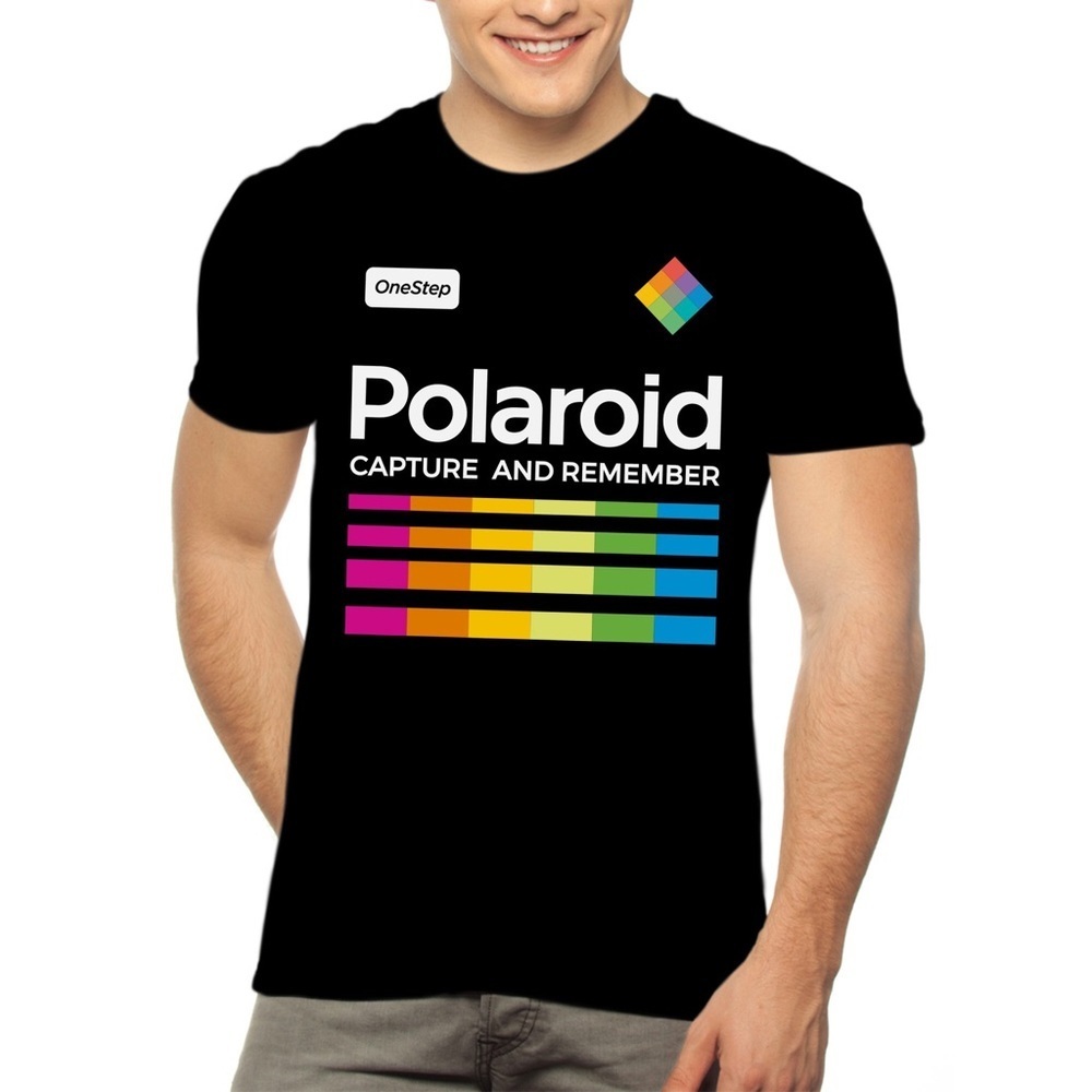 Polaroid Camera "Capture & Remember" Graphic Tee M